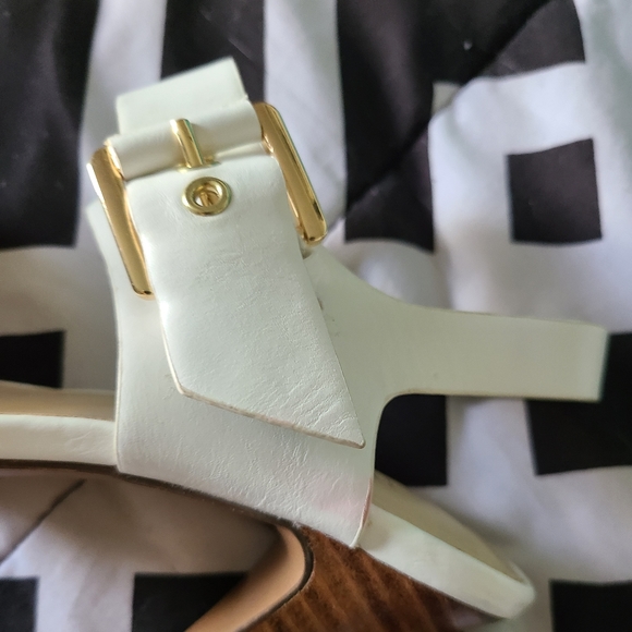 Heels - Picture 4 of 5